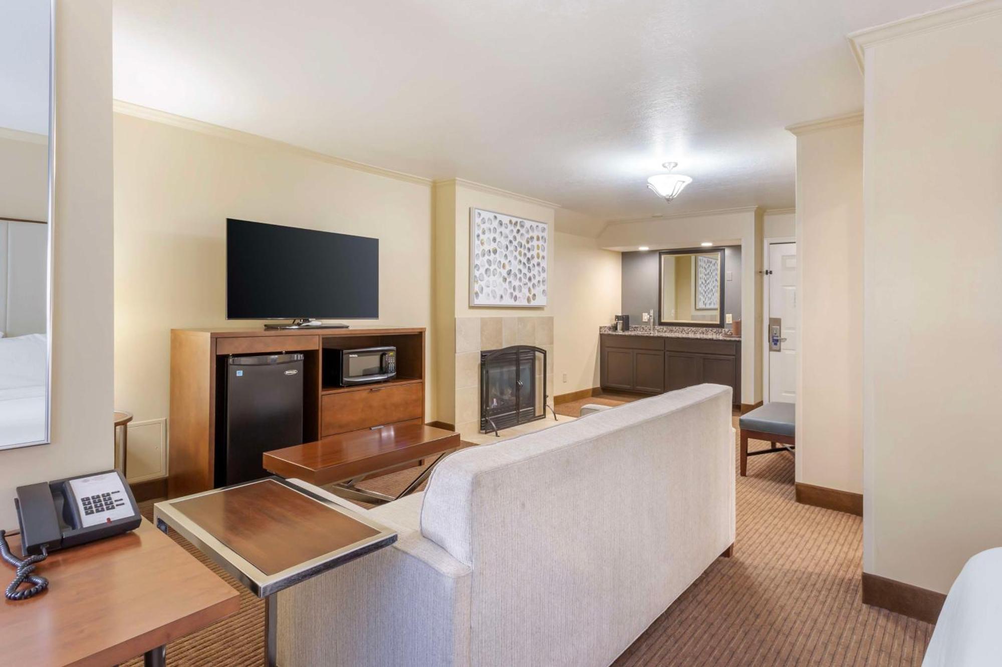 North Salt Lake Best Western Plus Cotton Tree Inn מראה חיצוני תמונה